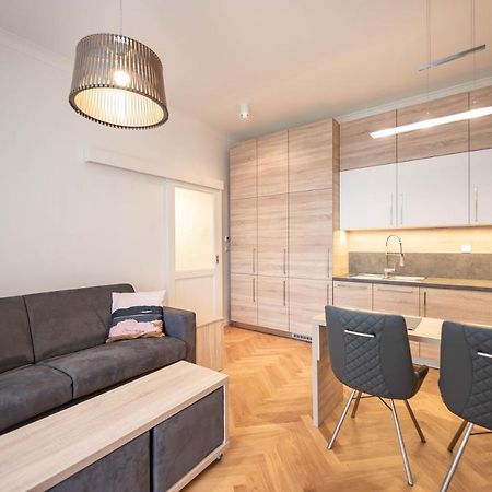 Friendly Apartments In プラハ エクステリア 写真