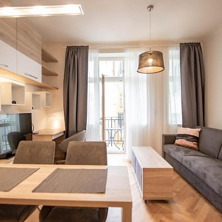 Friendly Apartments In プラハ エクステリア 写真