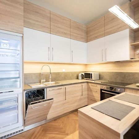 Friendly Apartments In プラハ エクステリア 写真