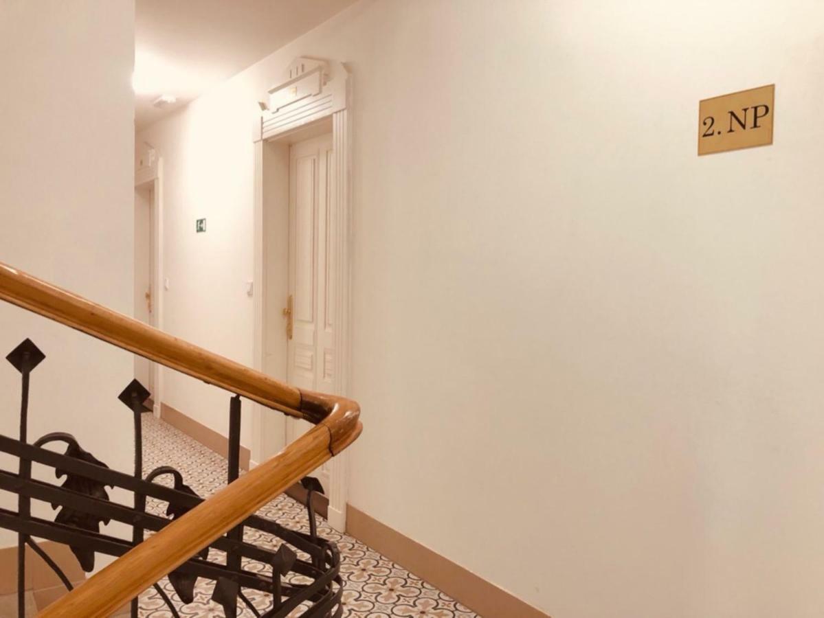 Friendly Apartments In プラハ エクステリア 写真