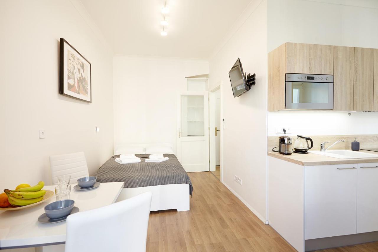 Friendly Apartments In プラハ エクステリア 写真