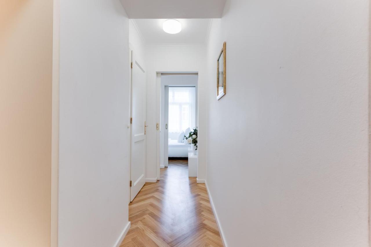 Friendly Apartments In プラハ エクステリア 写真